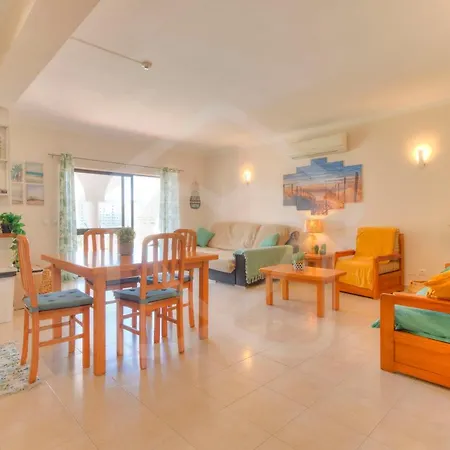 Villas2Go2 Navy Apartment * Portimão