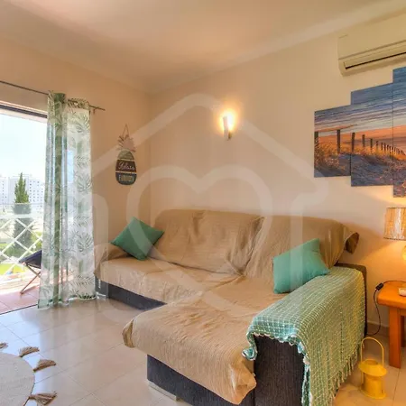 Villas2Go2 Navy Apartment Apartment